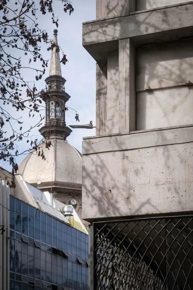 聖地亞哥地鐵站Plaza de Armas Metro Station Building／Beals Lyon Arquitectos