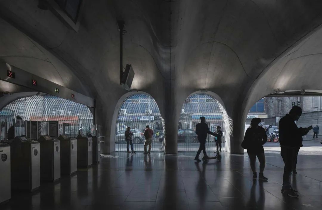 聖地亞哥地鐵站Plaza de Armas Metro Station Building／Beals Lyon Arquitectos