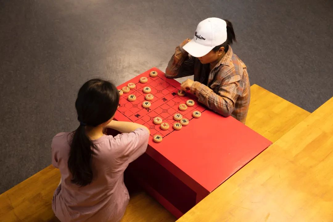 活動構件可以成為棋盤 Activity Component Becoming Chessboard 北京大學新太陽小劇場看台裝置／扉建築 FEI Architects