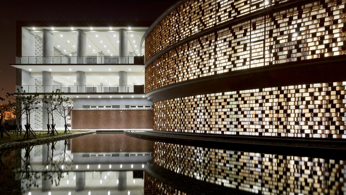 微光靜透之後：趙建銘建築師打造「高雄旗津生命紀念館」寂靜追思空間