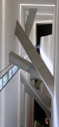 Daniel Libeskind 設計的柏林猶太人博物館（Jewish Museum Berlin，1999）（圖38）