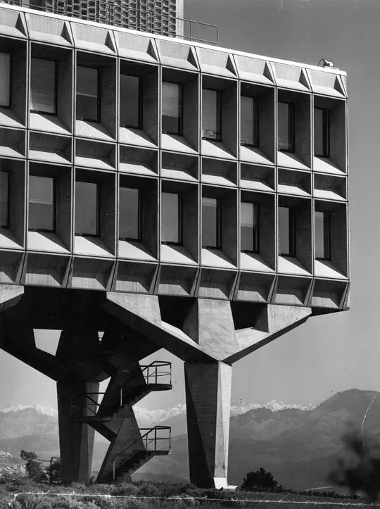 Marcel Breuer設計的法國拉戈代（La Gaude）IBM研究中心（IBM Research Center，1961）（圖6）