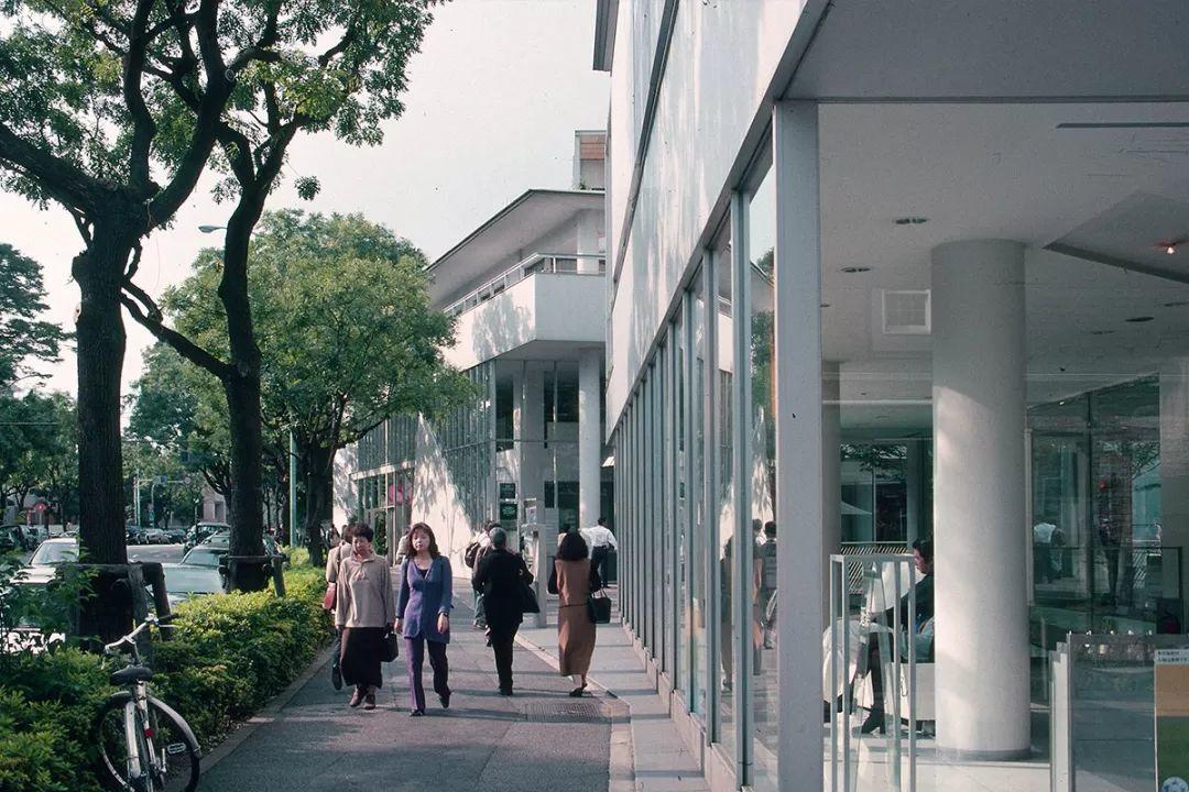 代官山集體住宅綜合體1-6期（Hillside Terrace Complex I-Ⅵ），開發計畫從1969年開始，持續了23年，直到1992年才全部完工。