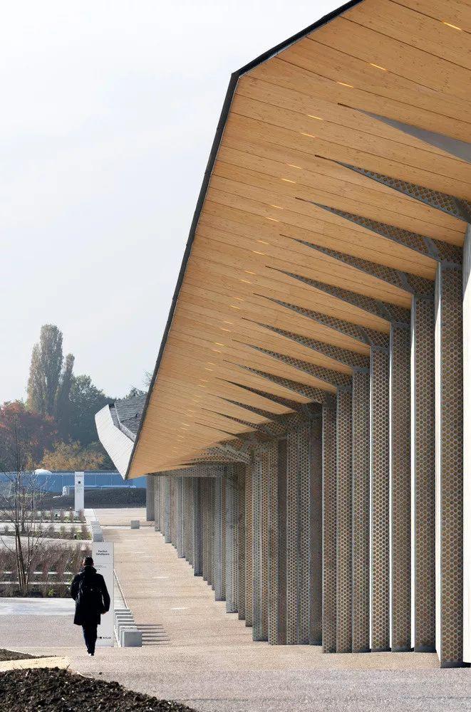 同一屋簷下 / 隈研吾建築都市設計