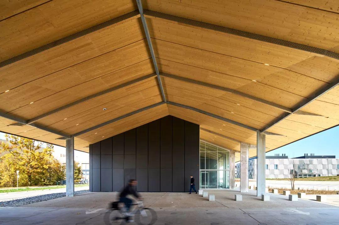 同一屋簷下 / 隈研吾建築都市設計