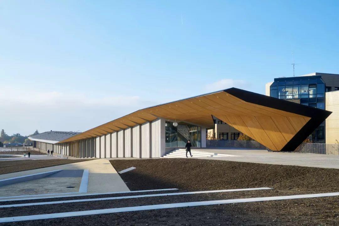 同一屋簷下 / 隈研吾建築都市設計