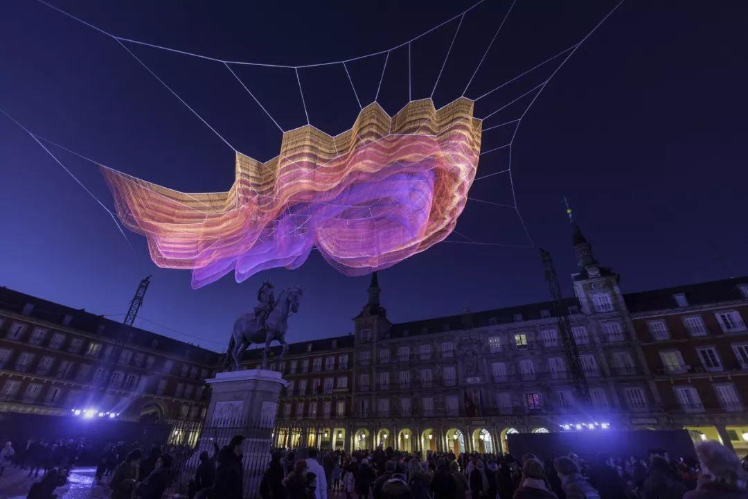 世界文化遺產馬德里主廣場上空飄來了『彩雲』