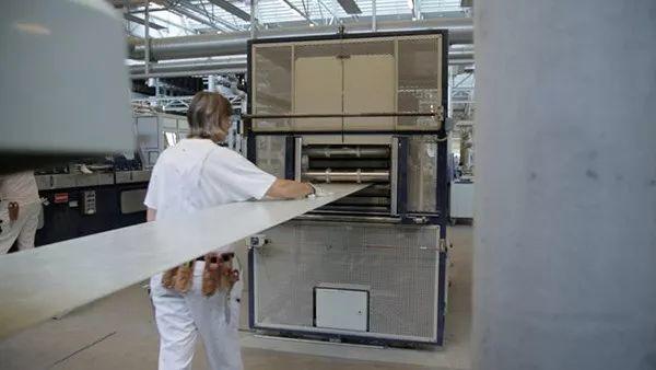 BIG 與 Fiberline 合作的蛇形藝廊