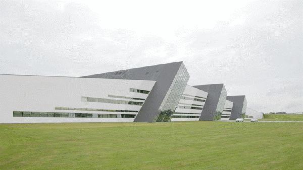 BIG 與 Fiberline 合作的蛇形藝廊