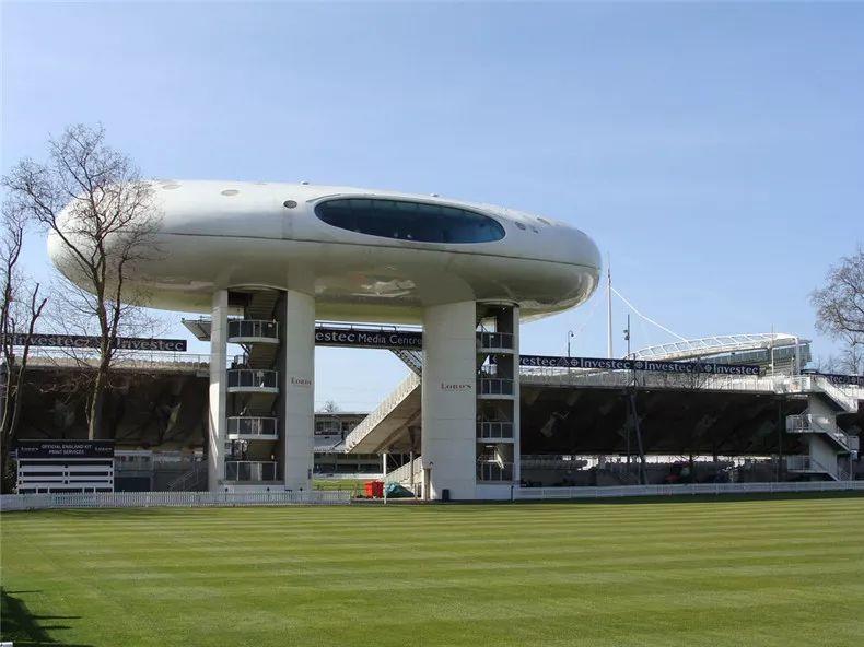 倫敦倫敦英國板球總部板球場（Lord's Cricket Ground）的J‧P‧摩根媒體中心（J.P. Morgan Media Centre）／Future Systems建築師事務所（Amanda Levete＋Jan Kaplický）