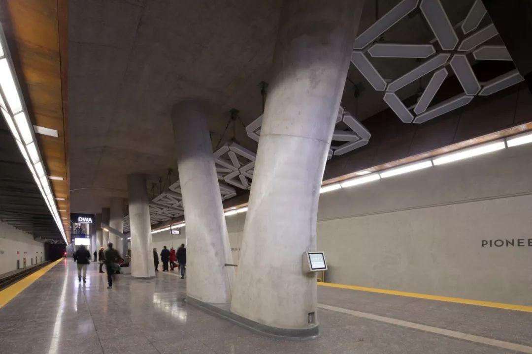 低調如加拿大，也不乏有趣的車站 / aLL Design