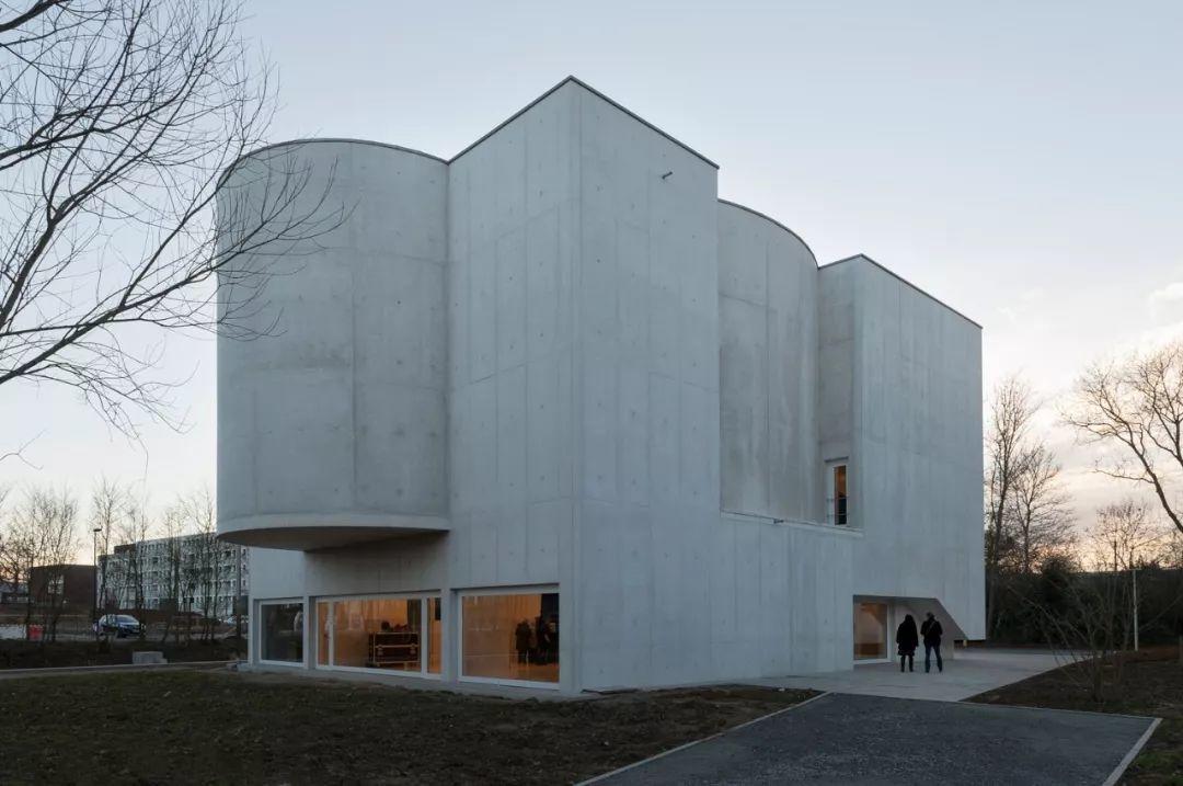 Alvaro Siza - New Church of Saint-Jacques de la Lande 