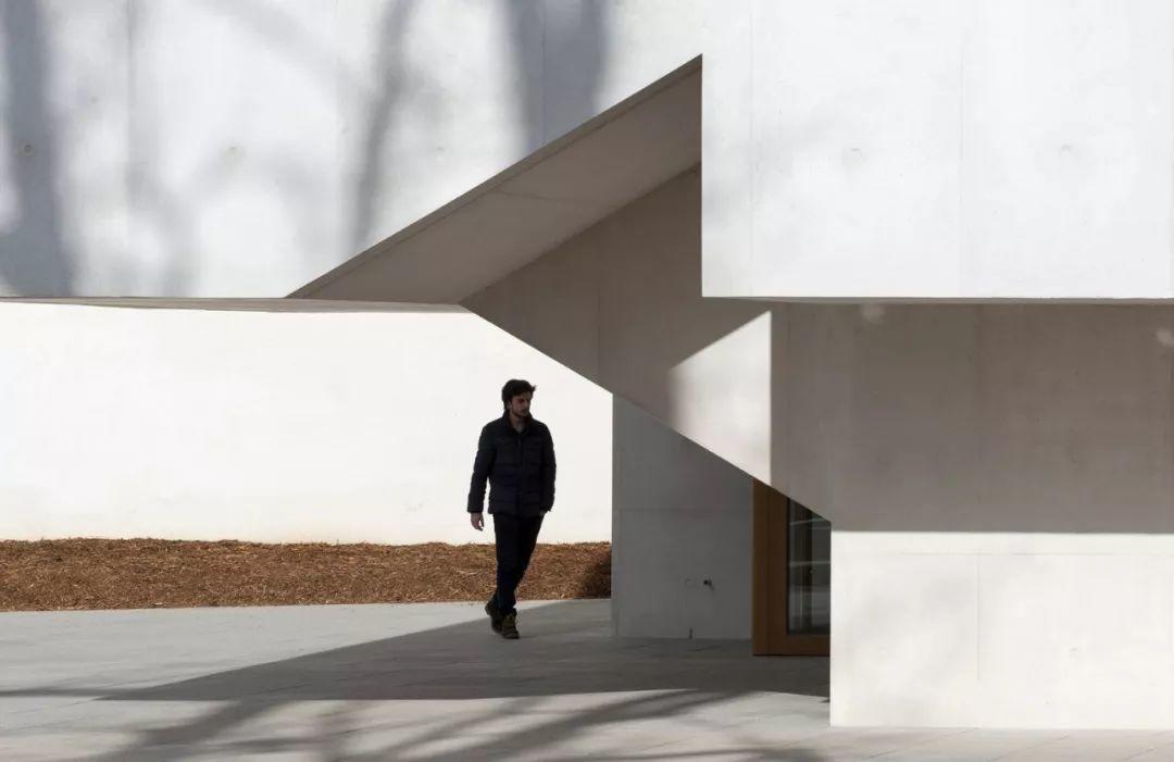 Alvaro Siza - New Church of Saint-Jacques de la Lande 