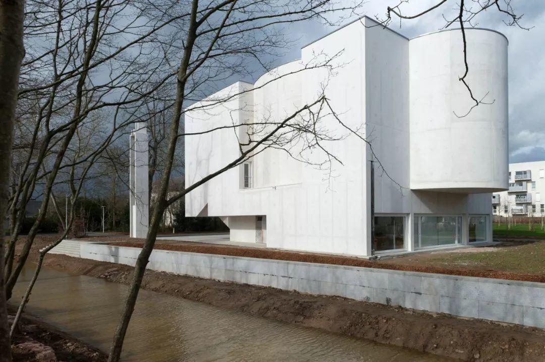 Alvaro Siza - New Church of Saint-Jacques de la Lande 