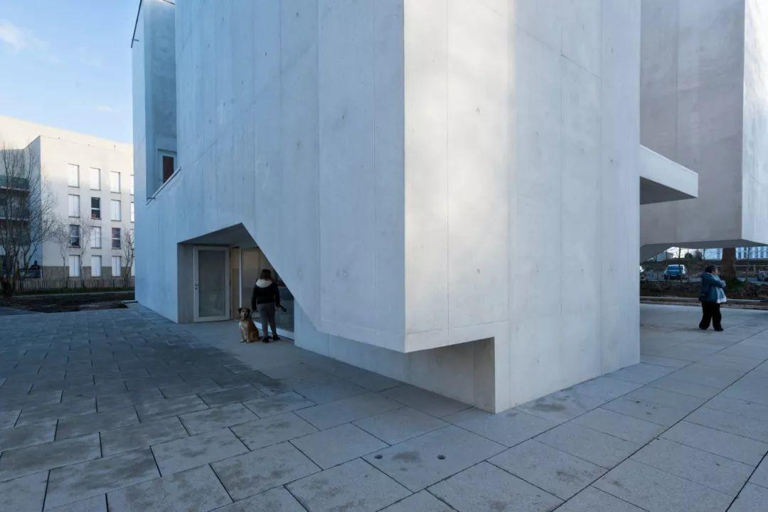 Alvaro Siza - New Church of Saint-Jacques de la Lande 