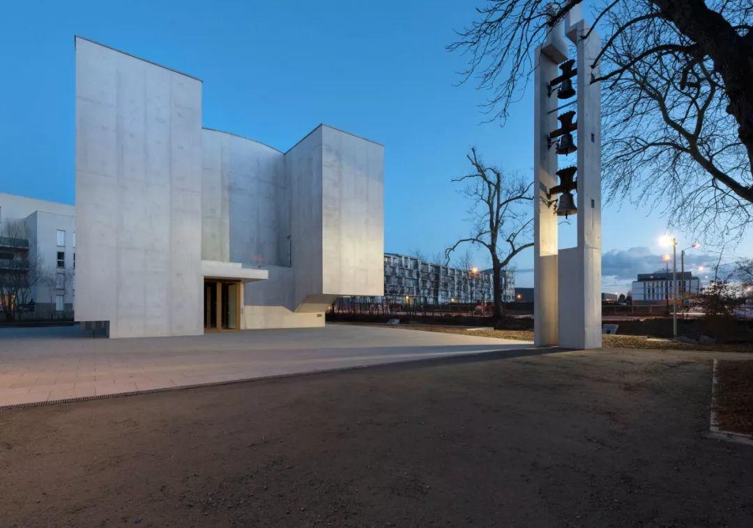 Alvaro Siza - New Church of Saint-Jacques de la Lande 