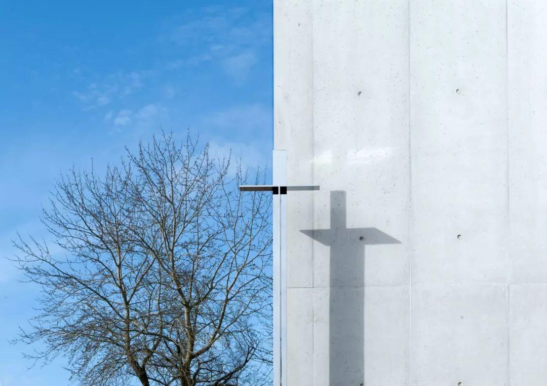 Alvaro Siza - New Church of Saint-Jacques de la Lande 