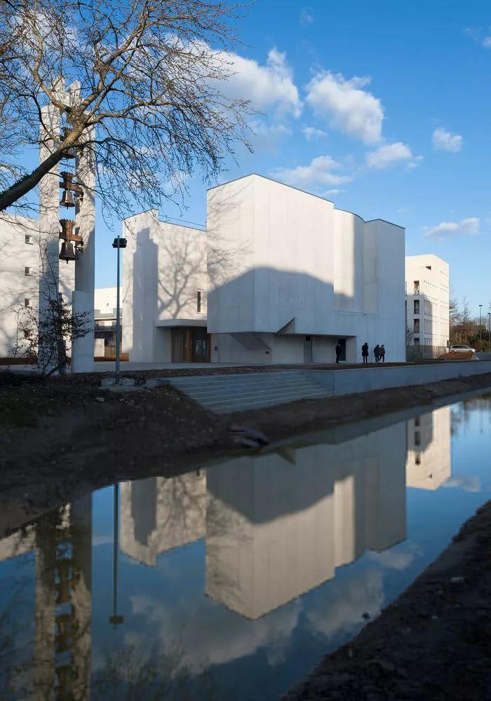 Alvaro Siza - New Church of Saint-Jacques de la Lande 
