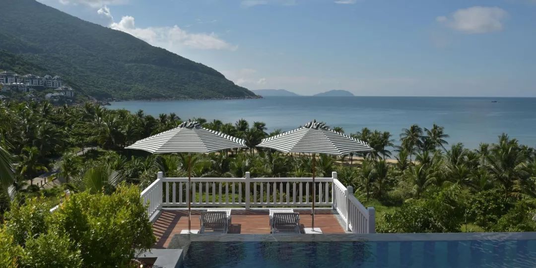 酒店露天游泳池 outdoor swimming pool hotel InterContinental Danang Sun Peninsula Resort 峴港太陽半島洲際度假酒店