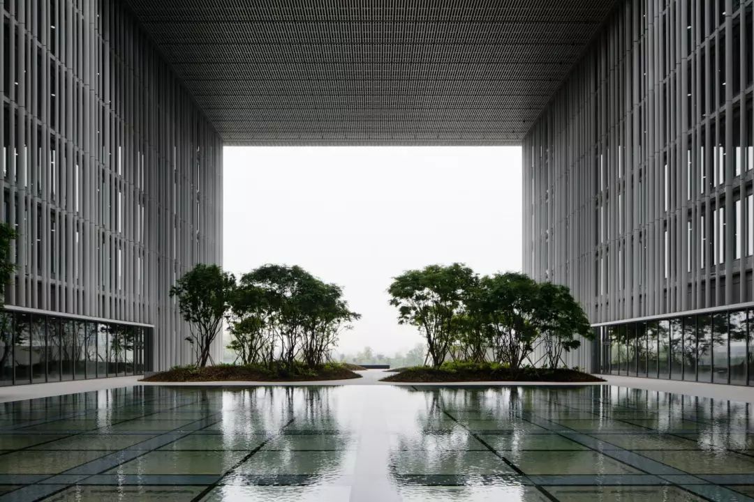 David Chipperfield的Amorepacific總部是首都最引人注目，最先進的工作空間之一。Photography: Noshe