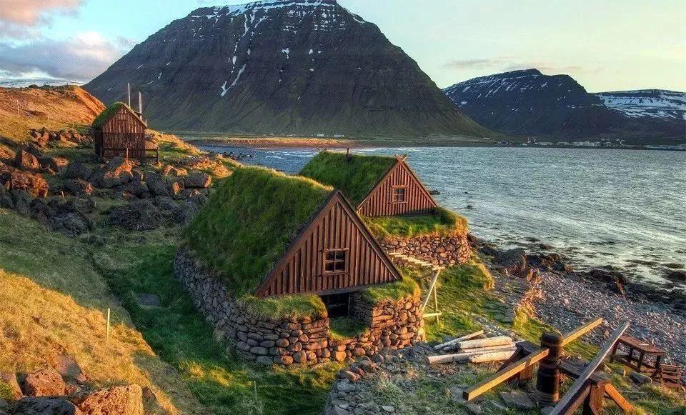 冰島建築 冰島建築 Icelandic Turf Houses,來源於onebigphoto