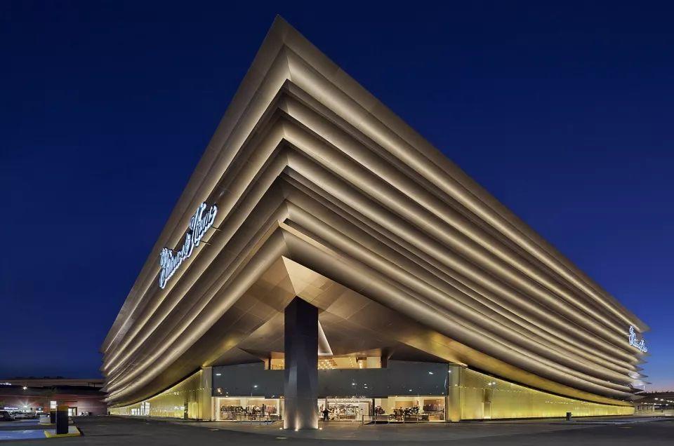 墨西哥Palacio de Hierro商場立面改造