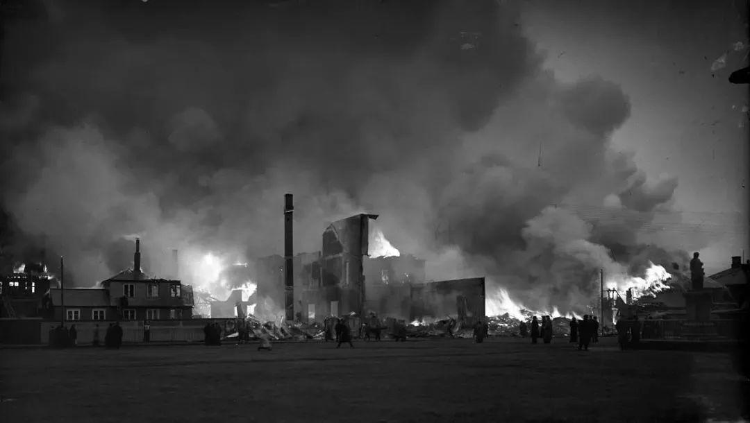 冰島建築 Bruninn mikli í Reykjavík1915,來源於Wikipedia
