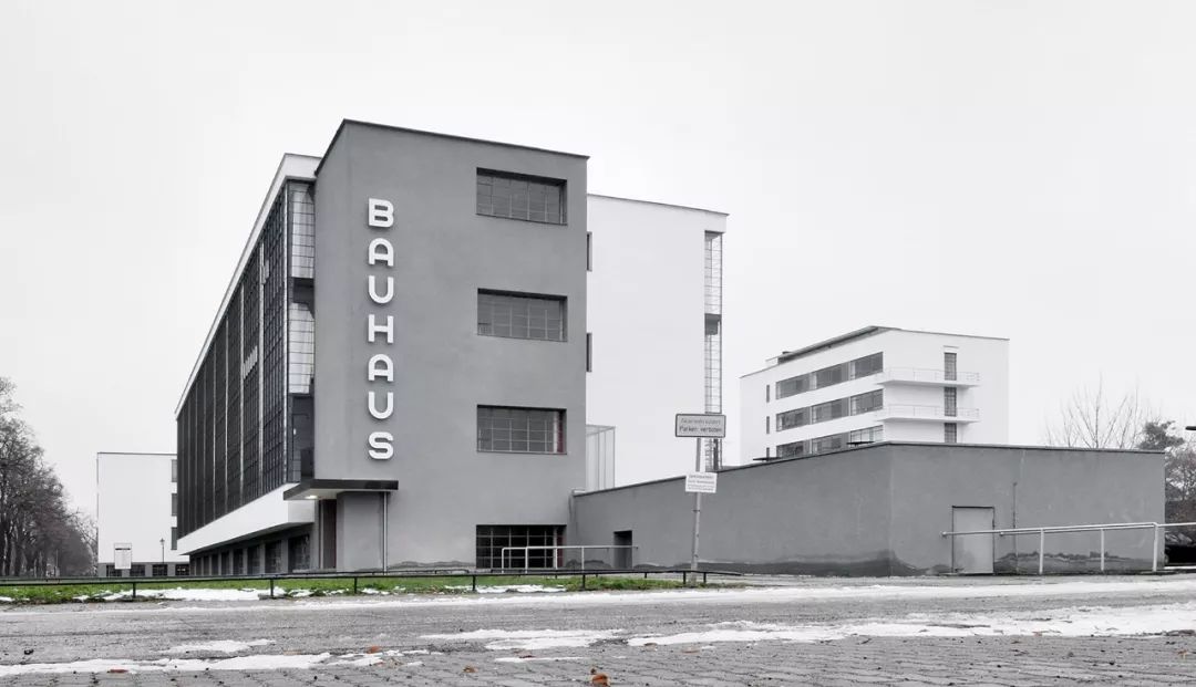 德國包浩斯校舍 The Bauhaus building in Dessau╱Walter Gropius