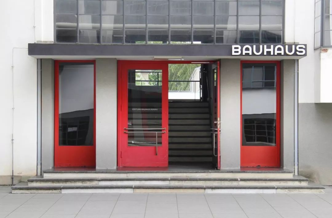 德國包浩斯校舍 The Bauhaus building in Dessau╱Walter Gropius