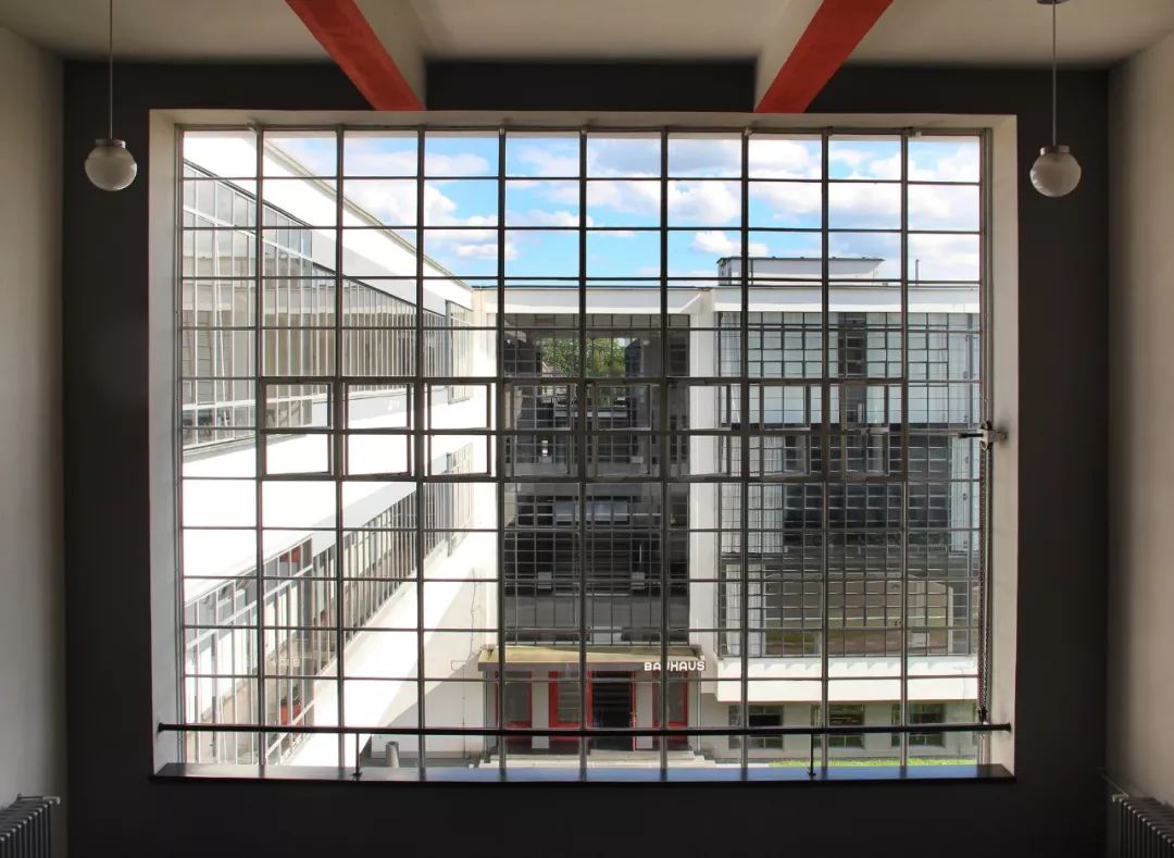 德國包浩斯校舍 The Bauhaus building in Dessau╱Walter Gropius
