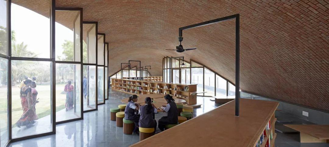 印度磚拱學校圖書館 磚造建築／Sameep Padora & Associates