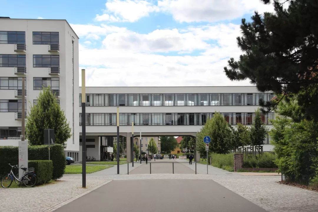 德國包浩斯校舍 The Bauhaus building in Dessau╱Walter Gropius