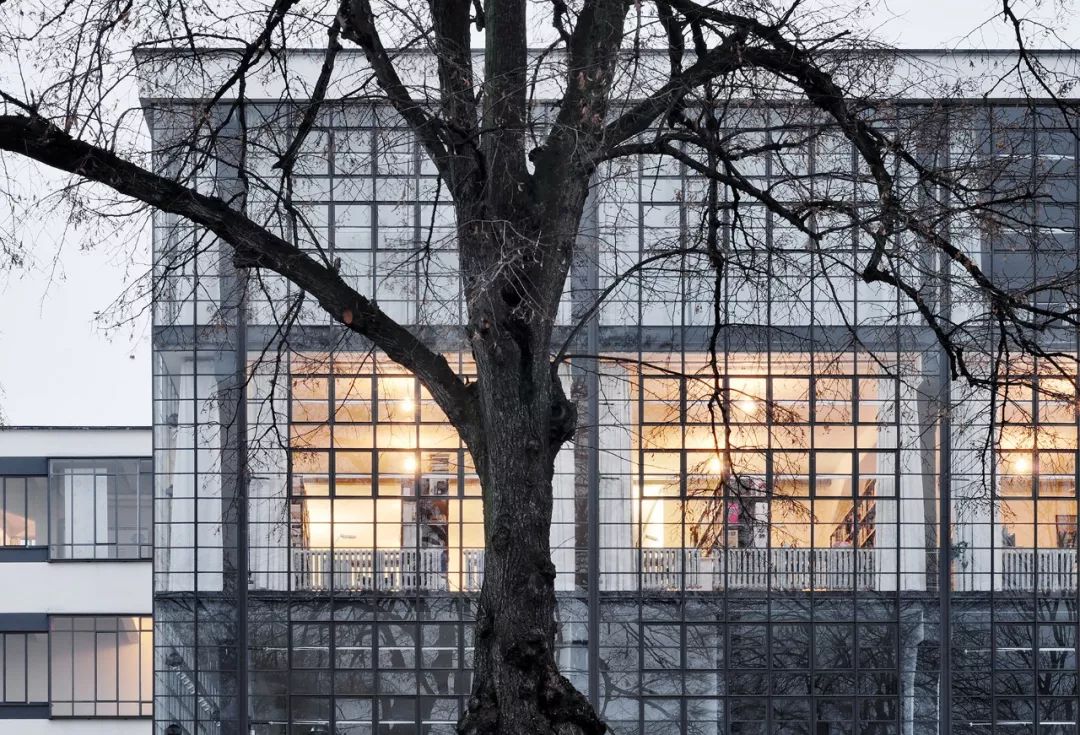 德國包浩斯校舍 The Bauhaus building in Dessau╱Walter Gropius