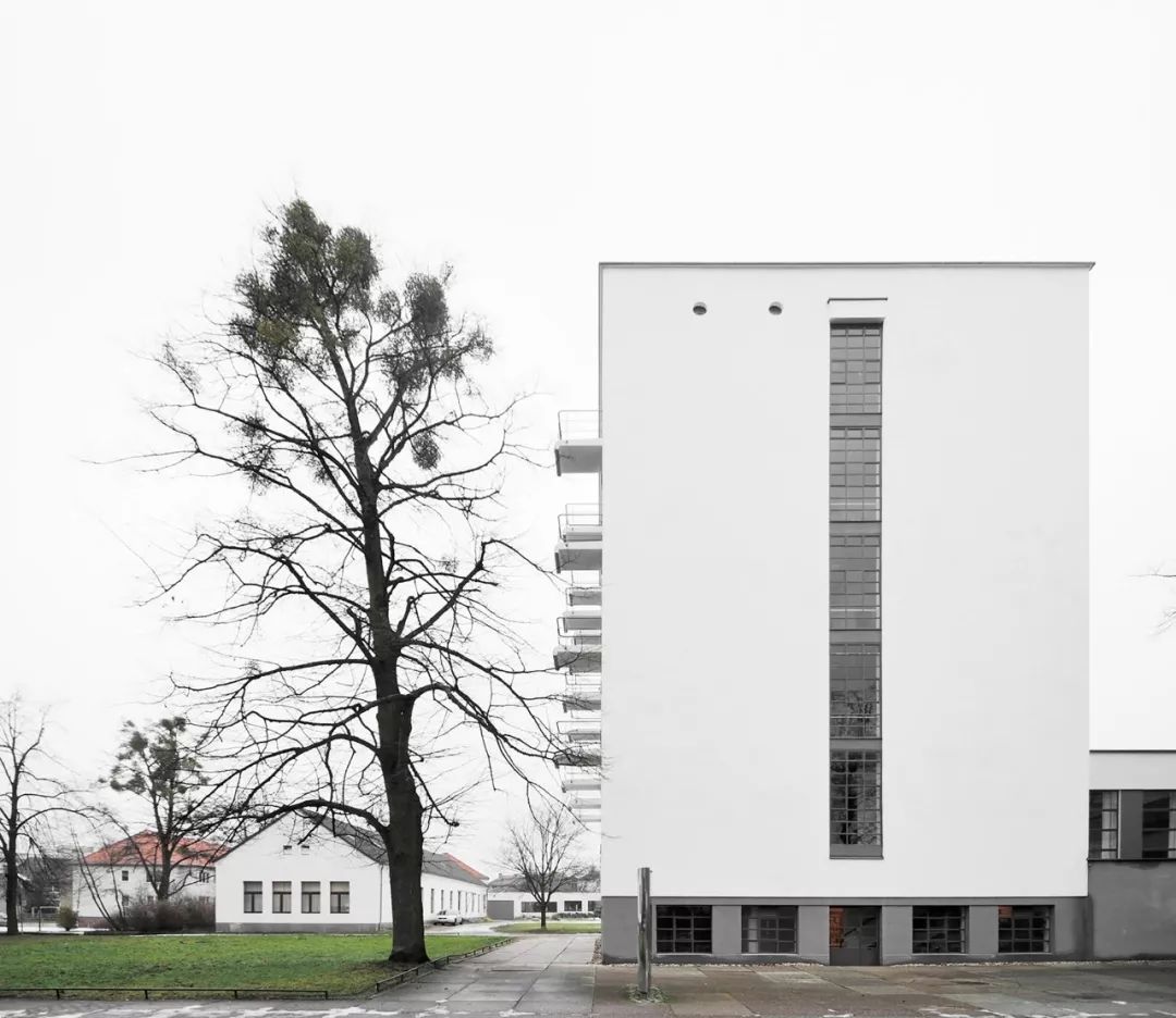 德國包浩斯校舍 The Bauhaus building in Dessau╱Walter Gropius