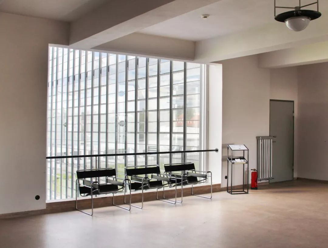 德國包浩斯校舍 The Bauhaus building in Dessau╱Walter Gropius
