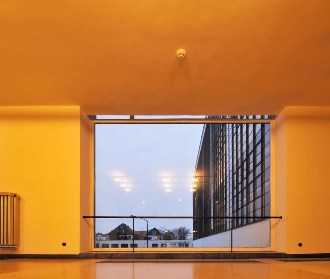 德國包浩斯校舍 The Bauhaus building in Dessau╱Walter Gropius