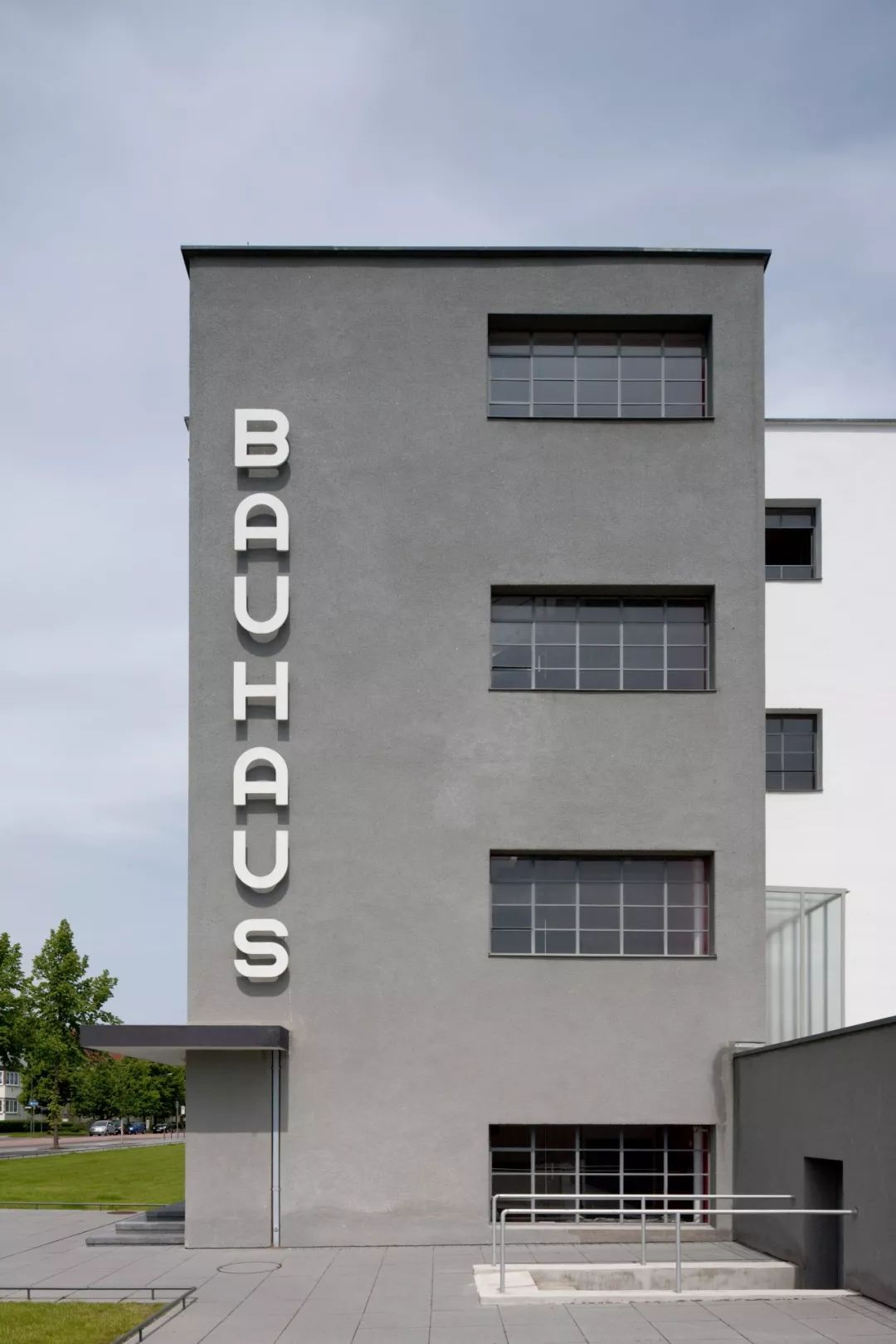 德國包浩斯校舍 The Bauhaus building in Dessau╱Walter Gropius