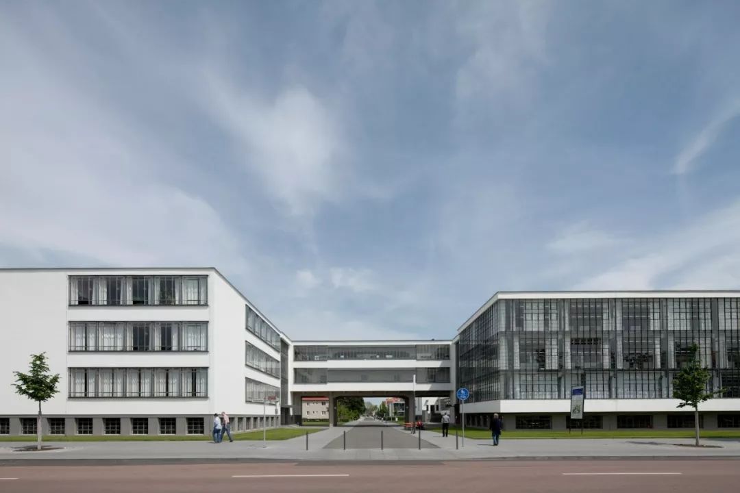 德國包浩斯校舍 The Bauhaus building in Dessau╱Walter Gropius