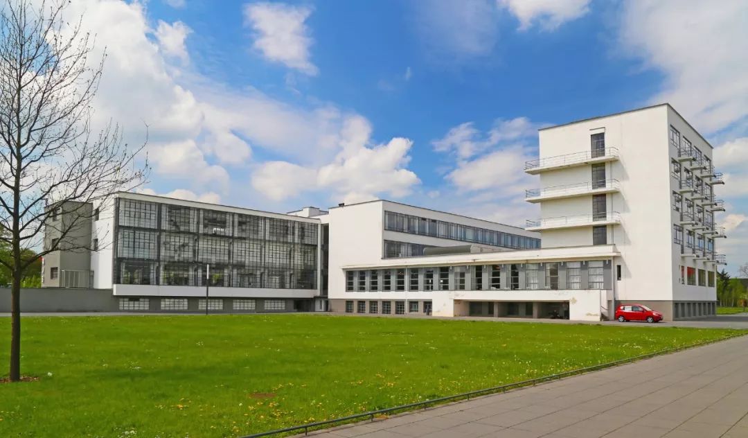 德國包浩斯校舍 The Bauhaus building in Dessau╱Walter Gropius