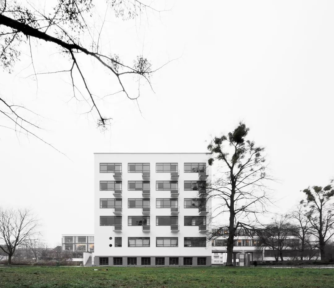德國包浩斯校舍 The Bauhaus building in Dessau╱Walter Gropius