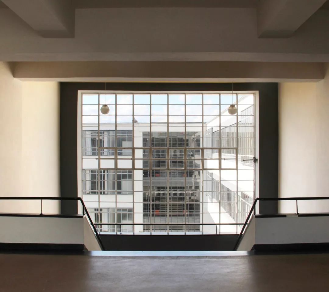 德國包浩斯校舍 The Bauhaus building in Dessau╱Walter Gropius
