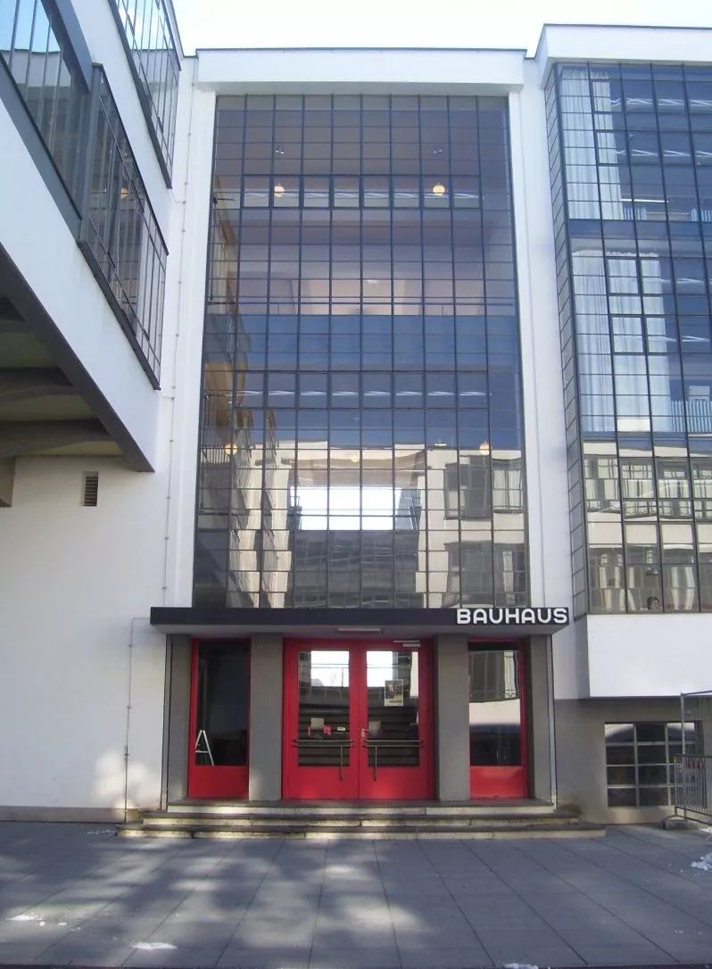 德國包浩斯校舍 The Bauhaus building in Dessau╱Walter Gropius