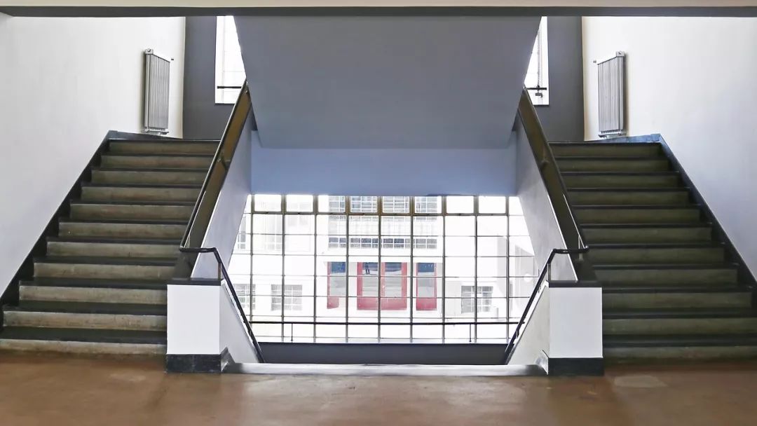 德國包浩斯校舍 The Bauhaus building in Dessau╱Walter Gropius