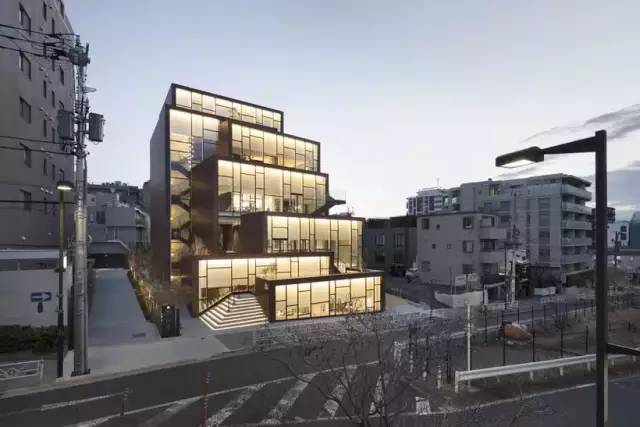 東京辦公大樓Kojimachi Terrace╱佐藤大 Nendo