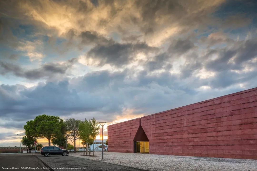 Portual Concrete House 葡萄牙混凝土建築 Fronteira Atoleiros戰爭博物館╱Gonçalo Byrne Arquitectos