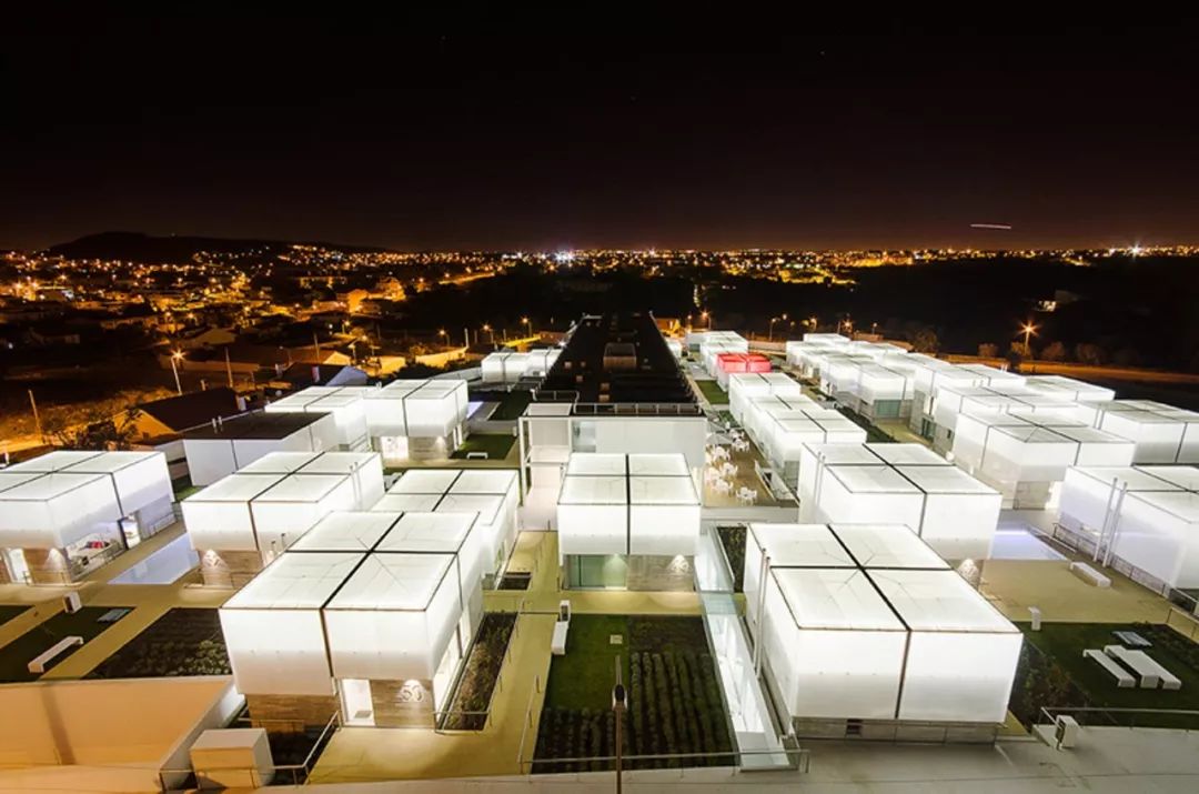 Portual Concrete House 葡萄牙混凝土建築 老年人住宅複合設施/Guedes Cruz Arquitectos