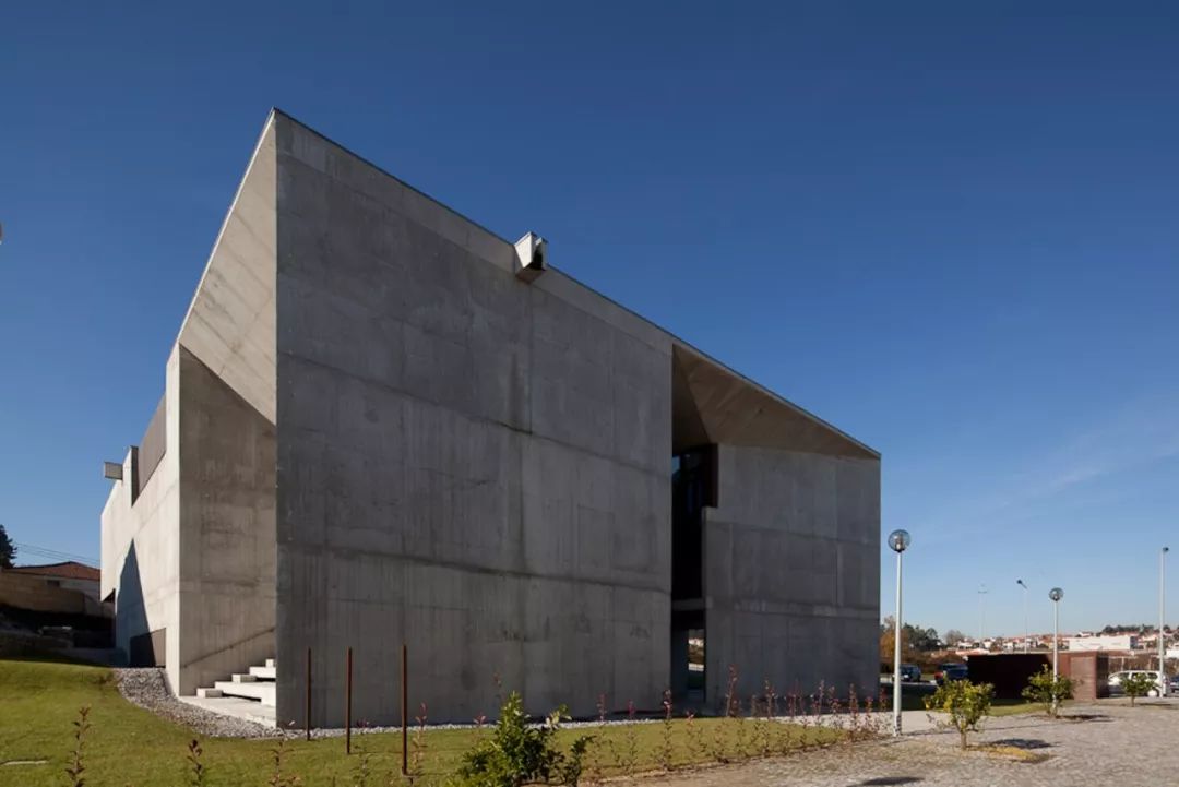 Portual Concrete House 葡萄牙混凝土建築 Brufe Social Center 社區中心／Imago