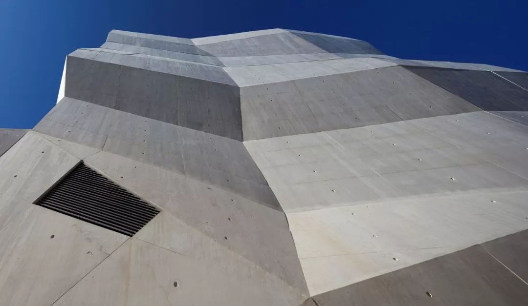 Portual Concrete House 葡萄牙混凝土建築 Vodafone沃達豐總部大樓／Barbosa & Guimarães Architects