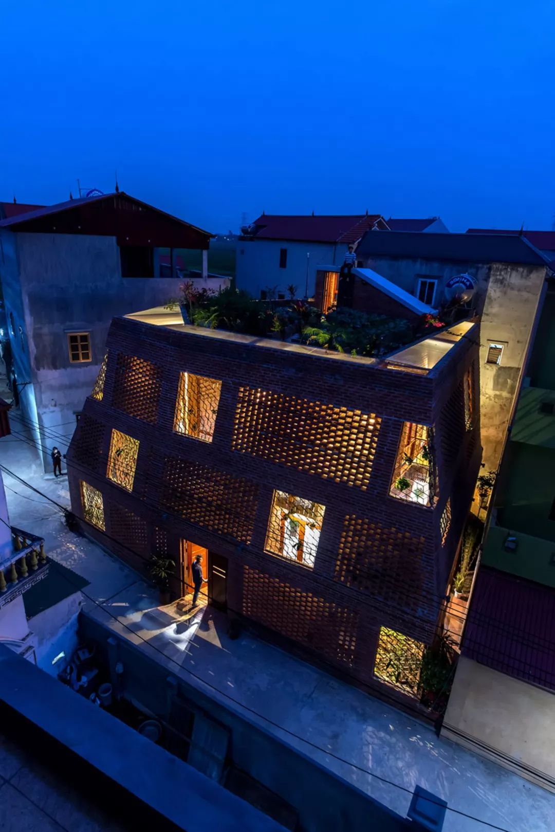 磚孔之屋/H&P Architects