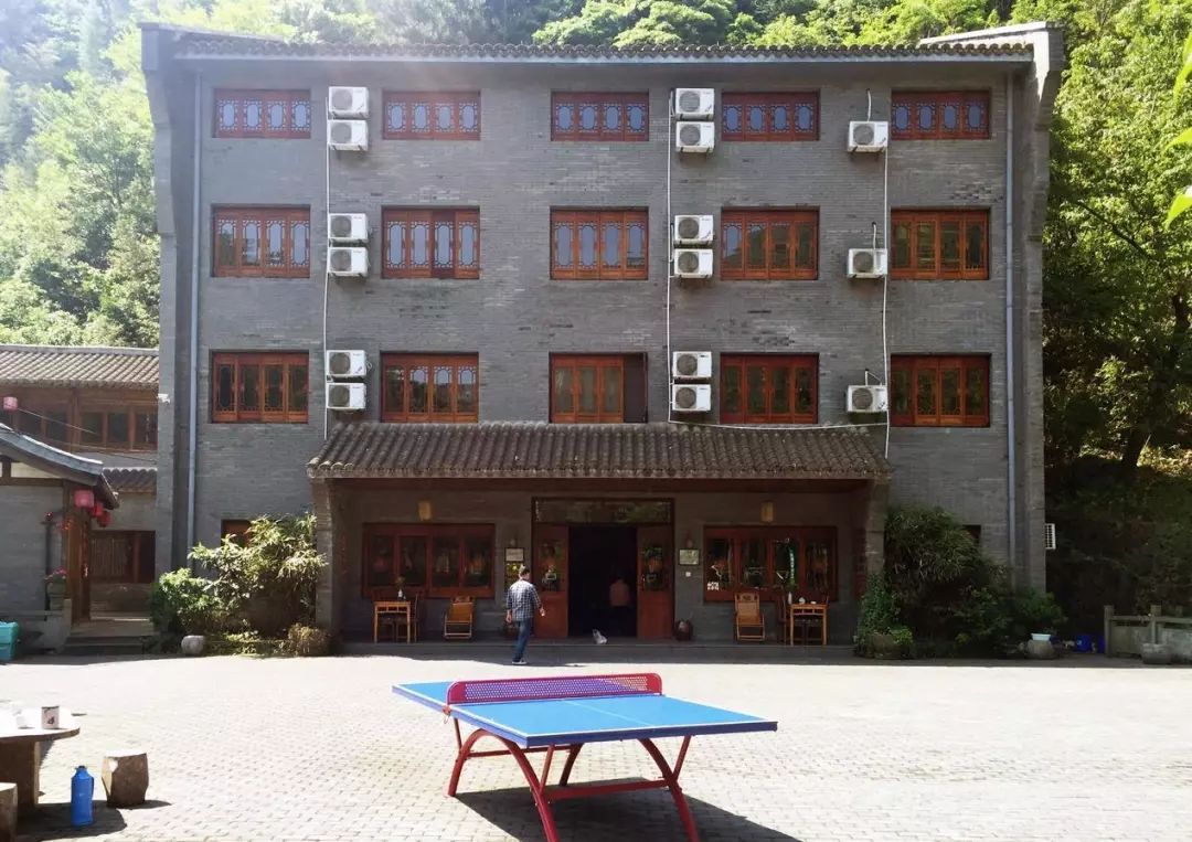 改造前建築正（北）立面©久舍營造工作室 中國杭州臨安「魚樂山房」民宿改造╱久舍營造工作室